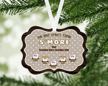 Load image into Gallery viewer, Smores Personalized Christmas Ornament, Family Gift, Custom Ornament, Name Ornament, Grandparents Gift, Grandma, Christmas, Holiday Gift